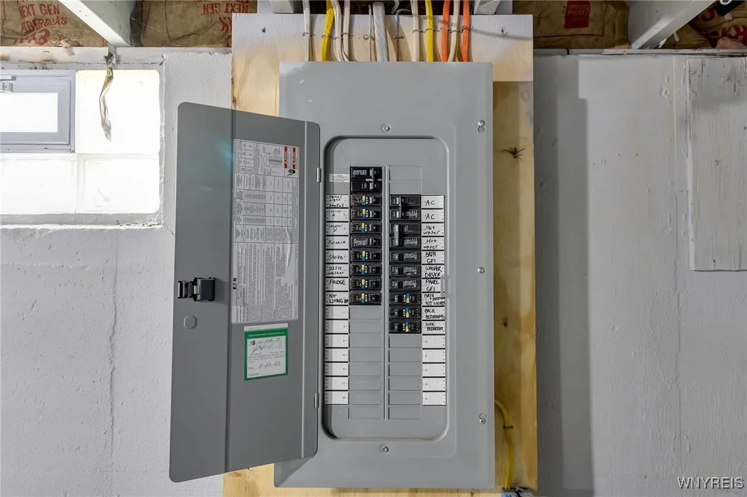 51 West 2nd Street, Cheektowaga, New York 14043, Cheektowaga, New York 14043, 3 Bedrooms Bedrooms, 5 Rooms Rooms,1 BathroomBathrooms,Residential,For Sale,51 West 2nd Street, Cheektowaga, New York 14043,0,B1649524