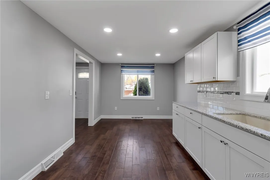 51 West 2nd Street, Cheektowaga, New York 14043, Cheektowaga, New York 14043, 3 Bedrooms Bedrooms, 5 Rooms Rooms,1 BathroomBathrooms,Residential,For Sale,51 West 2nd Street, Cheektowaga, New York 14043,0,B1649524
