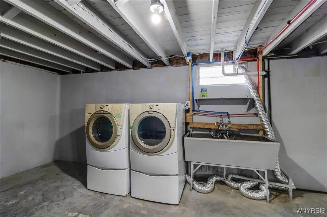 51 West 2nd Street, Cheektowaga, New York 14043, Cheektowaga, New York 14043, 3 Bedrooms Bedrooms, 5 Rooms Rooms,1 BathroomBathrooms,Residential,For Sale,51 West 2nd Street, Cheektowaga, New York 14043,0,B1649524