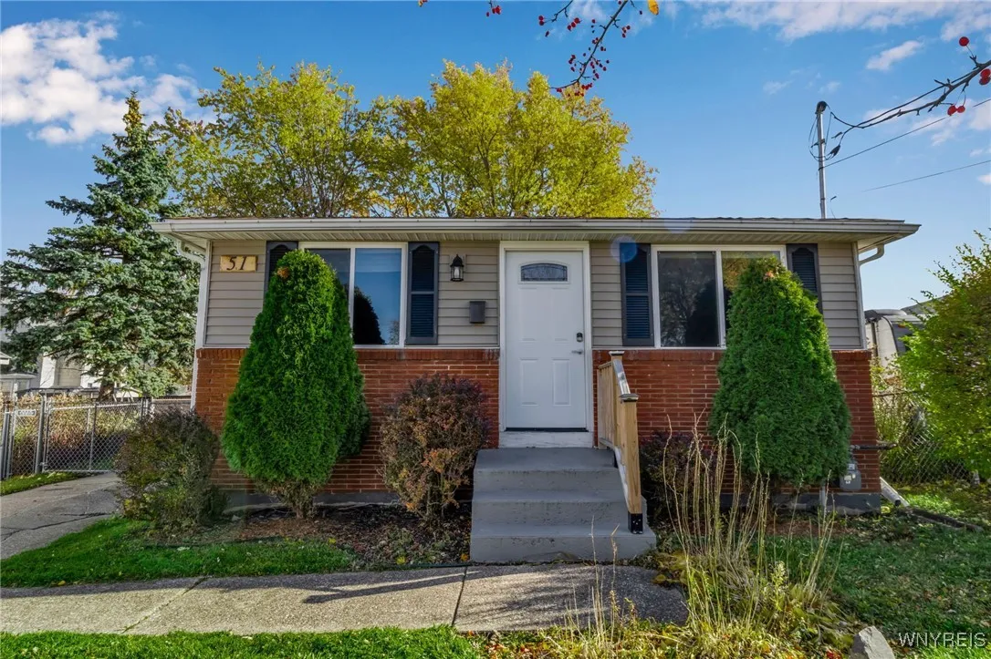 51 West 2nd Street, Cheektowaga, New York 14043, Cheektowaga, New York 14043, 3 Bedrooms Bedrooms, 5 Rooms Rooms,1 BathroomBathrooms,Residential,For Sale,51 West 2nd Street, Cheektowaga, New York 14043,0,B1649524