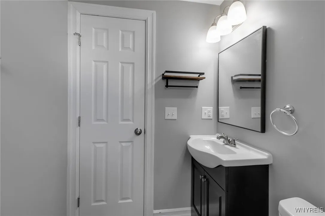 51 West 2nd Street, Cheektowaga, New York 14043, Cheektowaga, New York 14043, 3 Bedrooms Bedrooms, 5 Rooms Rooms,1 BathroomBathrooms,Residential,For Sale,51 West 2nd Street, Cheektowaga, New York 14043,0,B1649524