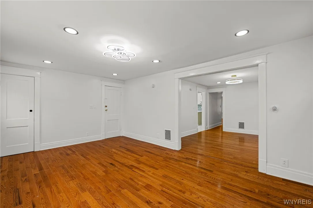 335 Riverside Avenue, Buffalo, New York 14207, Buffalo, New York 14207, 6 Bedrooms Bedrooms, ,2 BathroomsBathrooms,Residential,For Sale,335 Riverside Avenue, Buffalo, New York 14207,0,B1649674