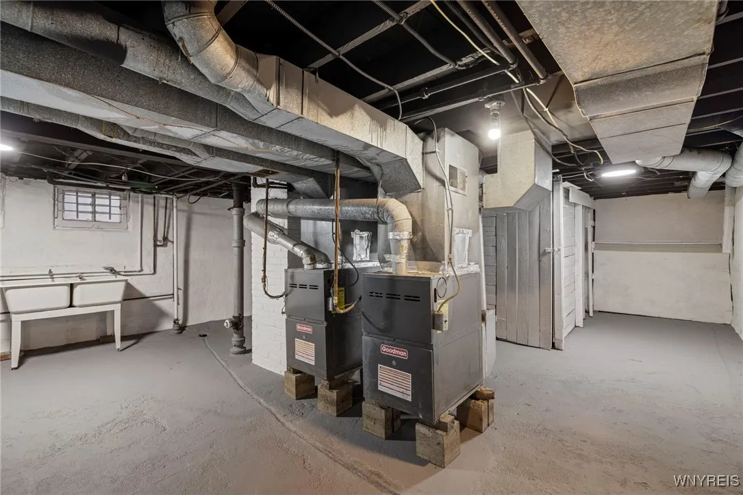 335 Riverside Avenue, Buffalo, New York 14207, Buffalo, New York 14207, 6 Bedrooms Bedrooms, ,2 BathroomsBathrooms,Residential,For Sale,335 Riverside Avenue, Buffalo, New York 14207,0,B1649674