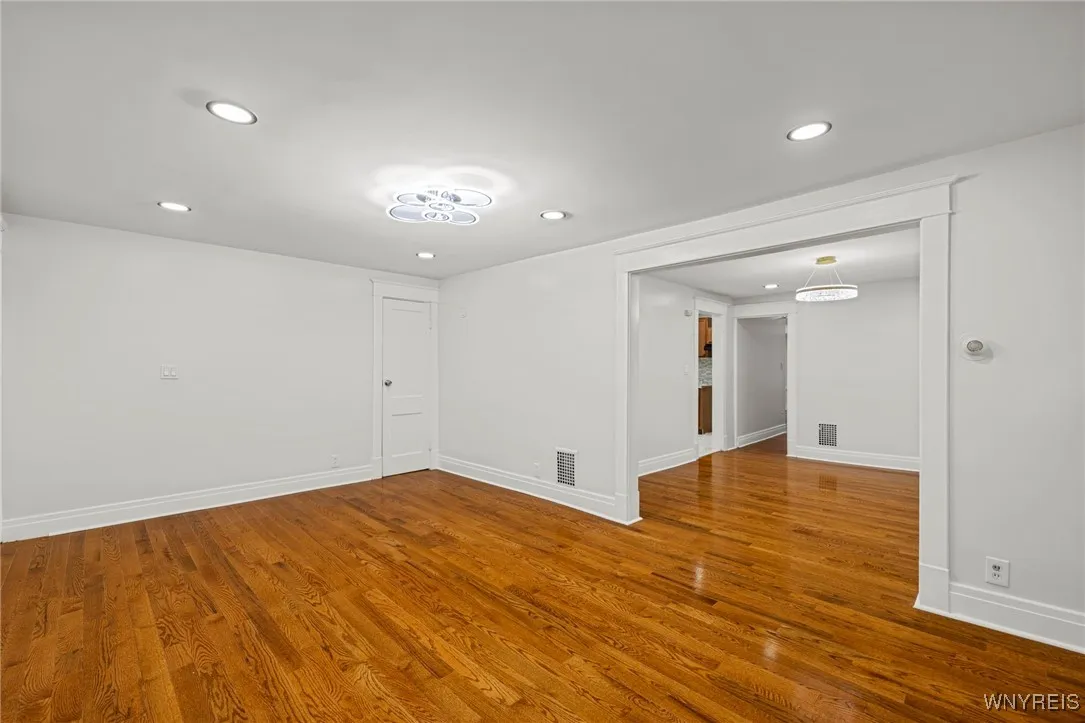 335 Riverside Avenue, Buffalo, New York 14207, Buffalo, New York 14207, 6 Bedrooms Bedrooms, ,2 BathroomsBathrooms,Residential,For Sale,335 Riverside Avenue, Buffalo, New York 14207,0,B1649674