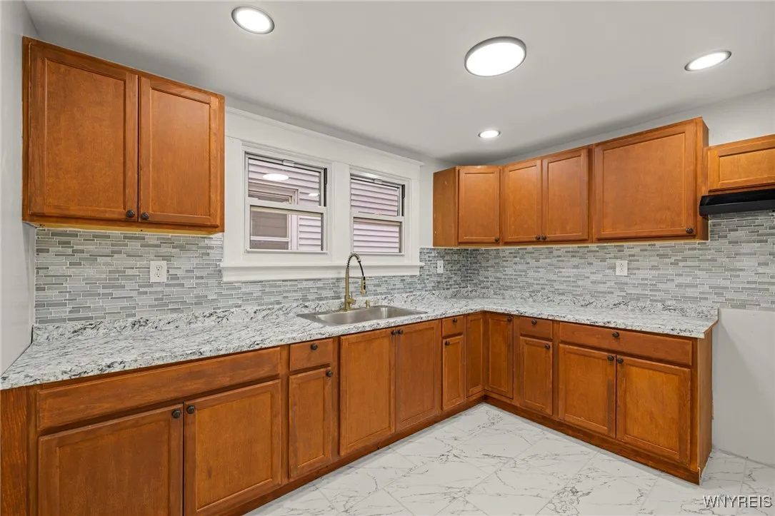 335 Riverside Avenue, Buffalo, New York 14207, Buffalo, New York 14207, 6 Bedrooms Bedrooms, ,2 BathroomsBathrooms,Residential,For Sale,335 Riverside Avenue, Buffalo, New York 14207,0,B1649674