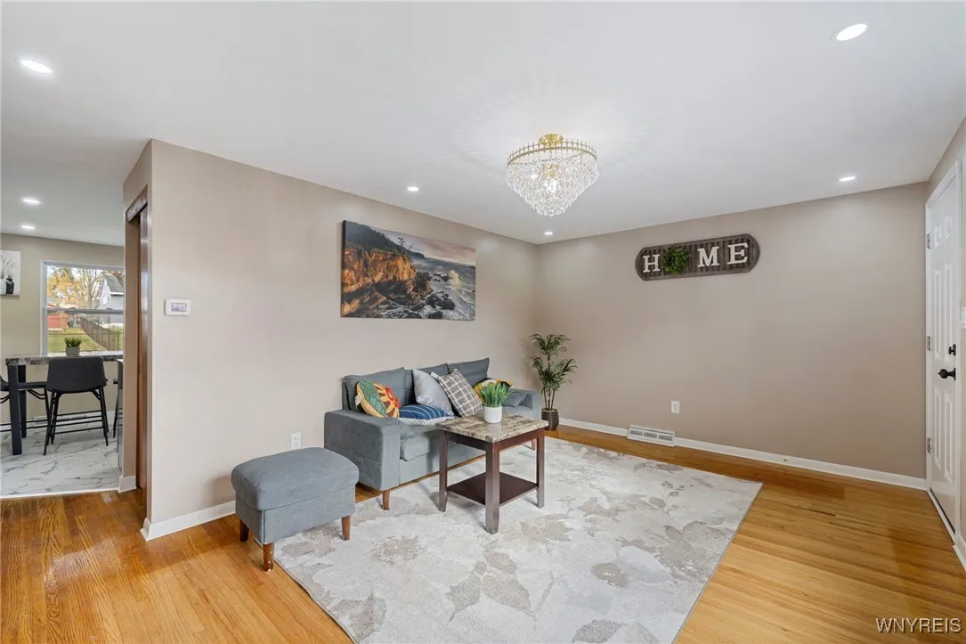 117 Albert Street, Cheektowaga, New York 14043, Cheektowaga, New York 14043, 3 Bedrooms Bedrooms, 5 Rooms Rooms,1 BathroomBathrooms,Residential,For Sale,117 Albert Street, Cheektowaga, New York 14043,0,B1649668