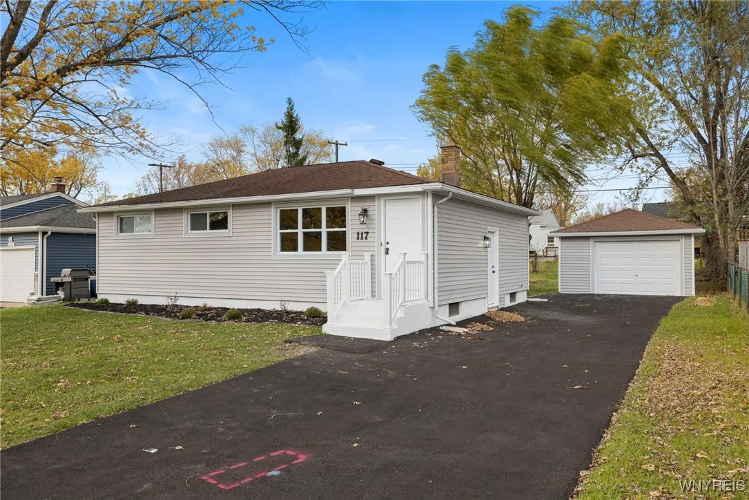 117 Albert Street, Cheektowaga, New York 14043, Cheektowaga, New York 14043, 3 Bedrooms Bedrooms, 5 Rooms Rooms,1 BathroomBathrooms,Residential,For Sale,117 Albert Street, Cheektowaga, New York 14043,0,B1649668