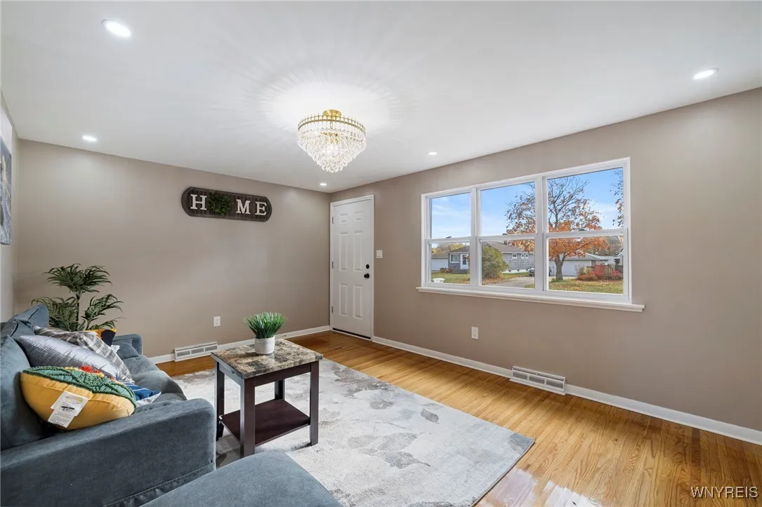 117 Albert Street, Cheektowaga, New York 14043, Cheektowaga, New York 14043, 3 Bedrooms Bedrooms, 5 Rooms Rooms,1 BathroomBathrooms,Residential,For Sale,117 Albert Street, Cheektowaga, New York 14043,0,B1649668