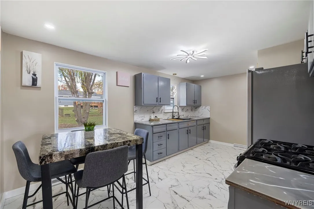 117 Albert Street, Cheektowaga, New York 14043, Cheektowaga, New York 14043, 3 Bedrooms Bedrooms, 5 Rooms Rooms,1 BathroomBathrooms,Residential,For Sale,117 Albert Street, Cheektowaga, New York 14043,0,B1649668