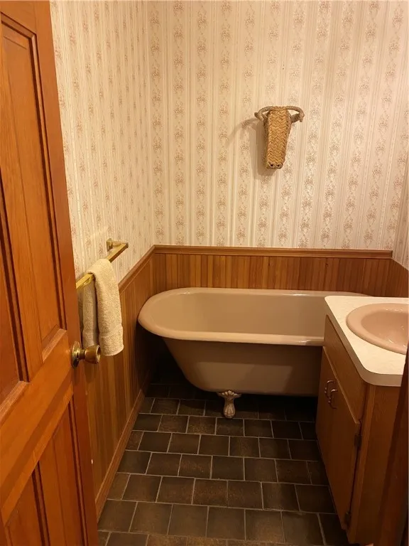 1st Floor Bathroom