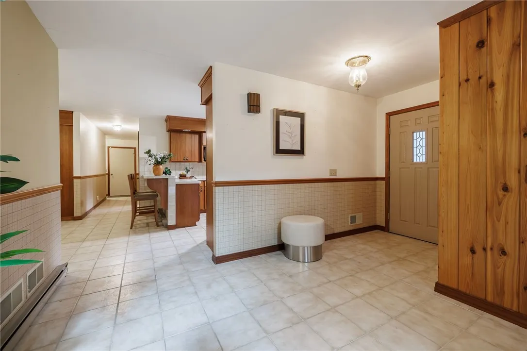 Large foyer entry