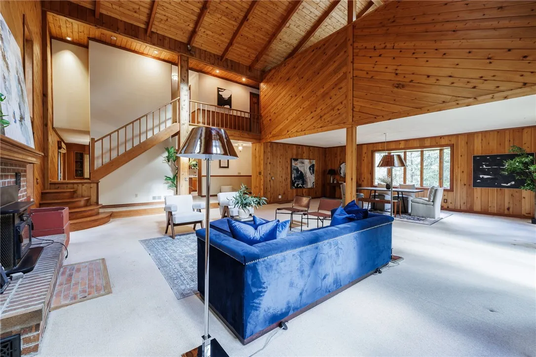 View to open loft space/primary bedroom

