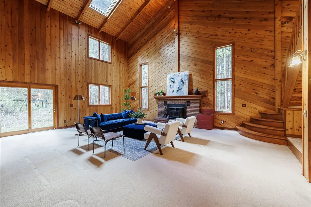 Huge wooded great room