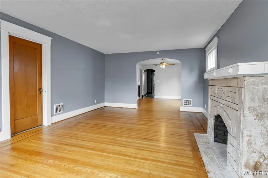 30 Chamberlin Drive, West Seneca, New York 14210, West Seneca, New York 14210, 5 Bedrooms Bedrooms, ,2 BathroomsBathrooms,Residential,For Sale,30 Chamberlin Drive, West Seneca, New York 14210,0,B1649650