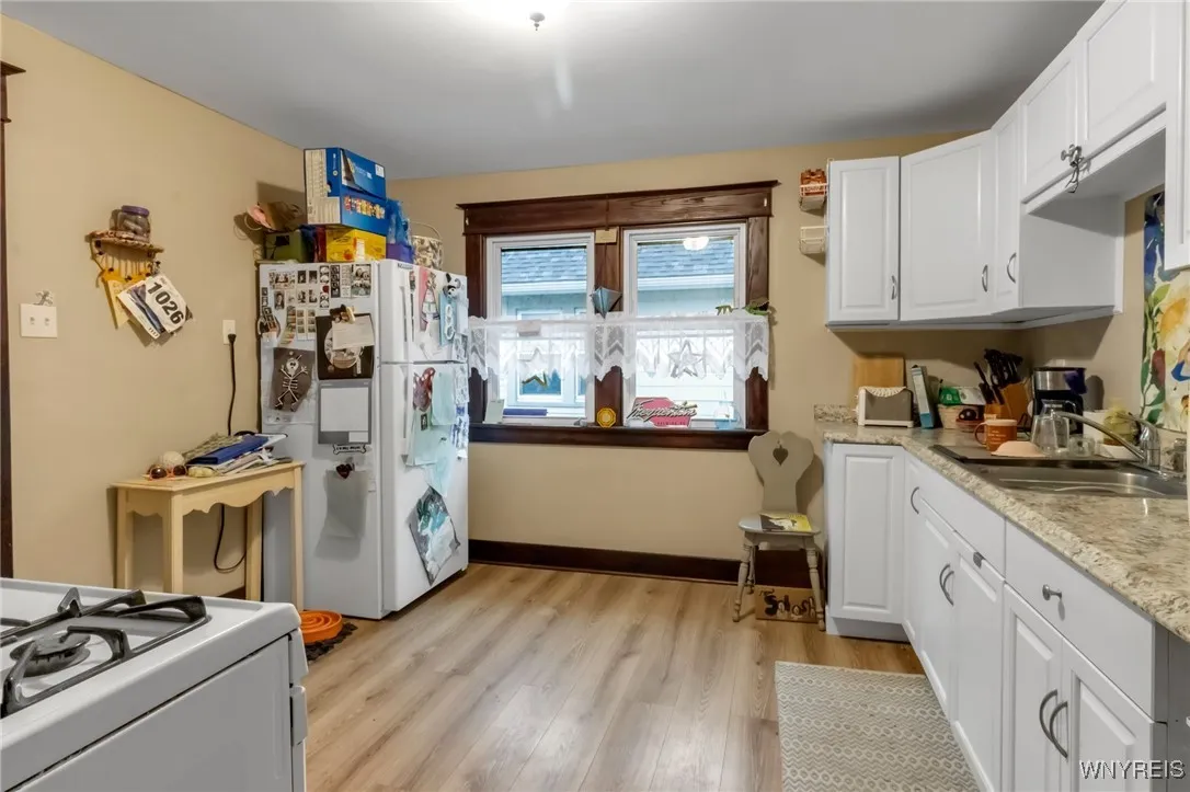 30 Chamberlin Drive, West Seneca, New York 14210, West Seneca, New York 14210, 5 Bedrooms Bedrooms, ,2 BathroomsBathrooms,Residential,For Sale,30 Chamberlin Drive, West Seneca, New York 14210,0,B1649650