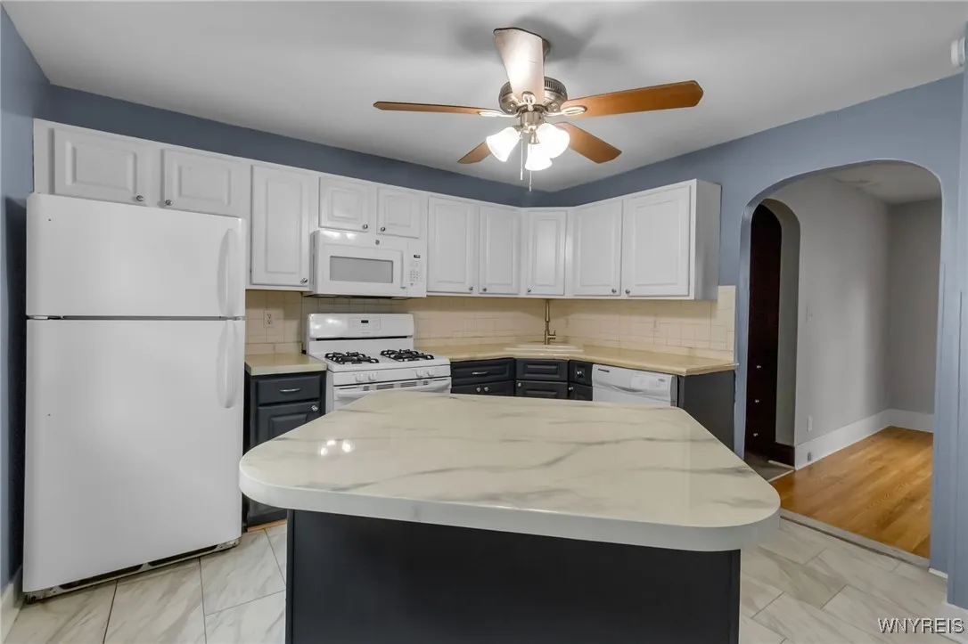 30 Chamberlin Drive, West Seneca, New York 14210, West Seneca, New York 14210, 5 Bedrooms Bedrooms, ,2 BathroomsBathrooms,Residential,For Sale,30 Chamberlin Drive, West Seneca, New York 14210,0,B1649650