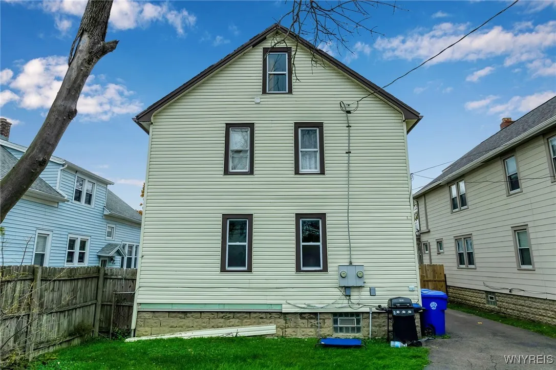 30 Chamberlin Drive, West Seneca, New York 14210, West Seneca, New York 14210, 5 Bedrooms Bedrooms, ,2 BathroomsBathrooms,Residential,For Sale,30 Chamberlin Drive, West Seneca, New York 14210,0,B1649650