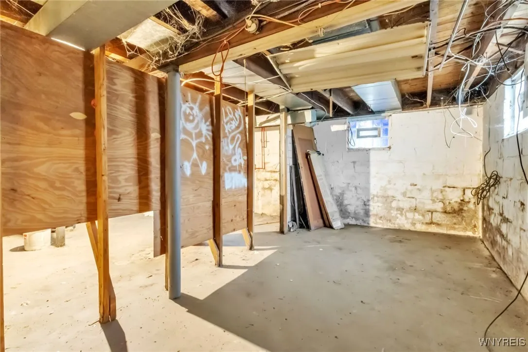 30 Chamberlin Drive, West Seneca, New York 14210, West Seneca, New York 14210, 5 Bedrooms Bedrooms, ,2 BathroomsBathrooms,Residential,For Sale,30 Chamberlin Drive, West Seneca, New York 14210,0,B1649650