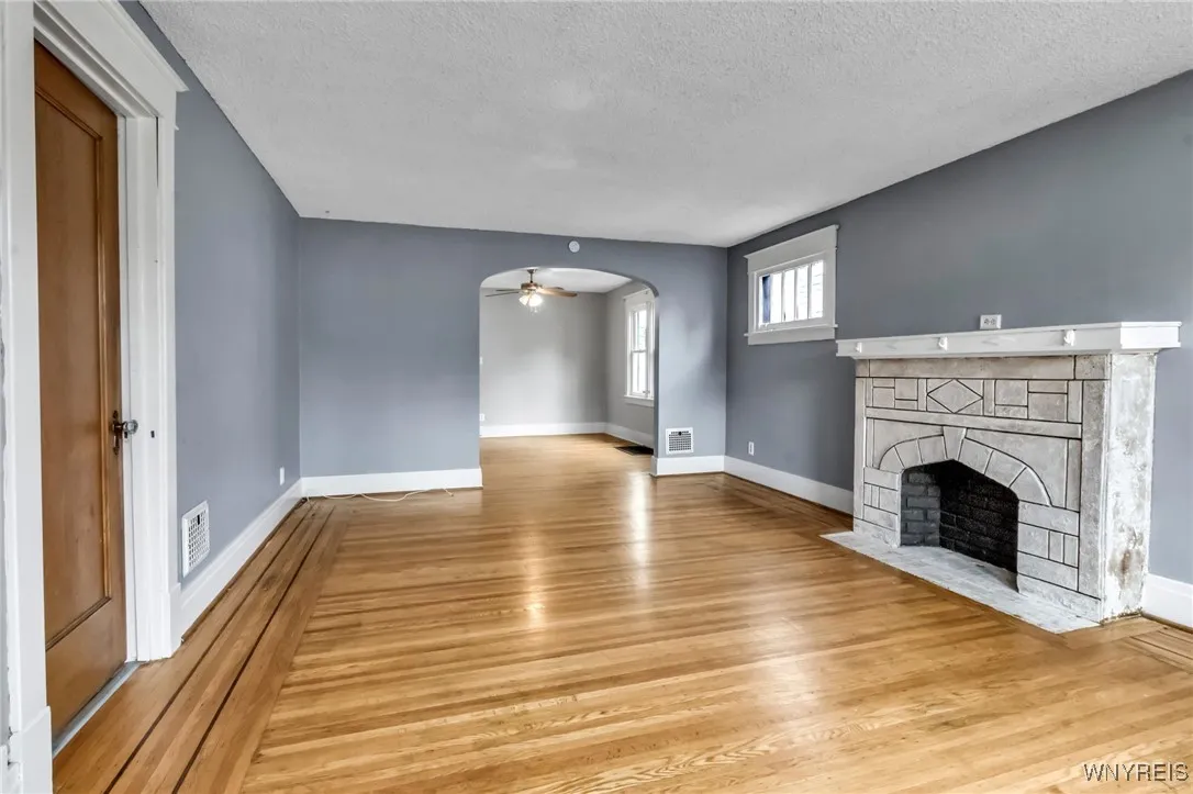 30 Chamberlin Drive, West Seneca, New York 14210, West Seneca, New York 14210, 5 Bedrooms Bedrooms, ,2 BathroomsBathrooms,Residential,For Sale,30 Chamberlin Drive, West Seneca, New York 14210,0,B1649650