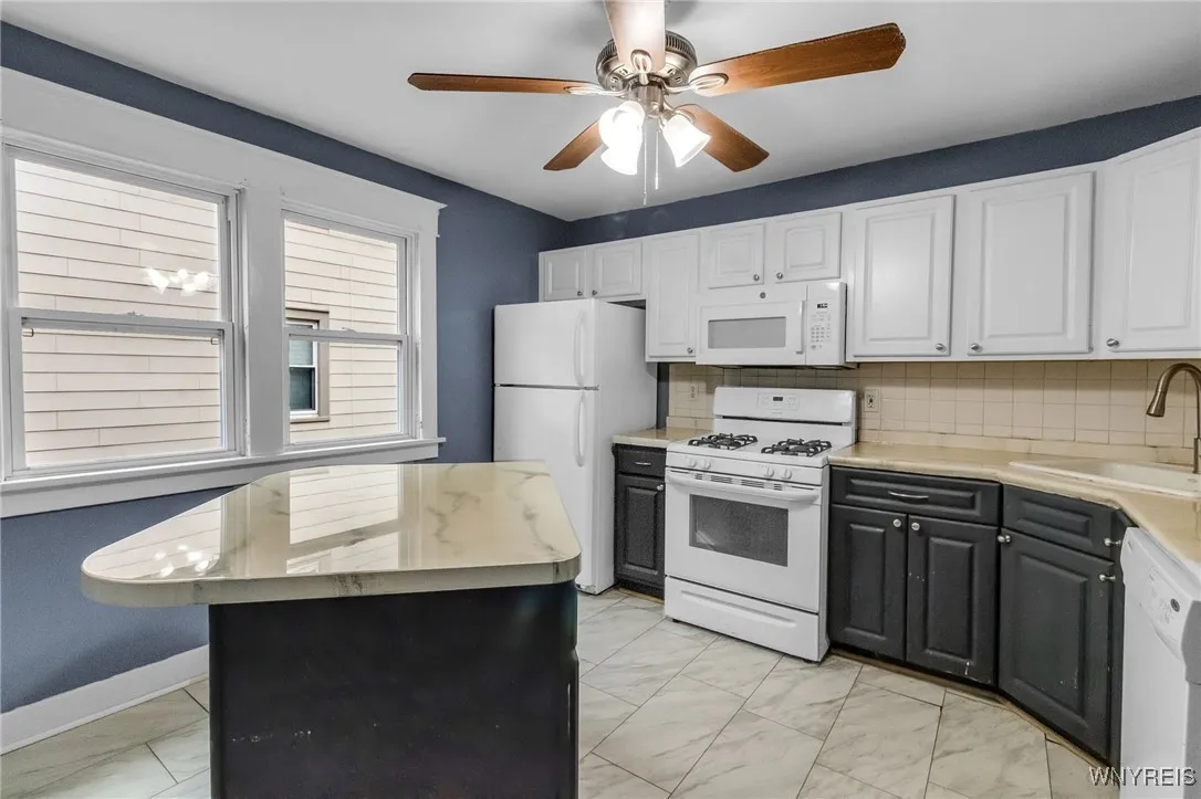 30 Chamberlin Drive, West Seneca, New York 14210, West Seneca, New York 14210, 5 Bedrooms Bedrooms, ,2 BathroomsBathrooms,Residential,For Sale,30 Chamberlin Drive, West Seneca, New York 14210,0,B1649650