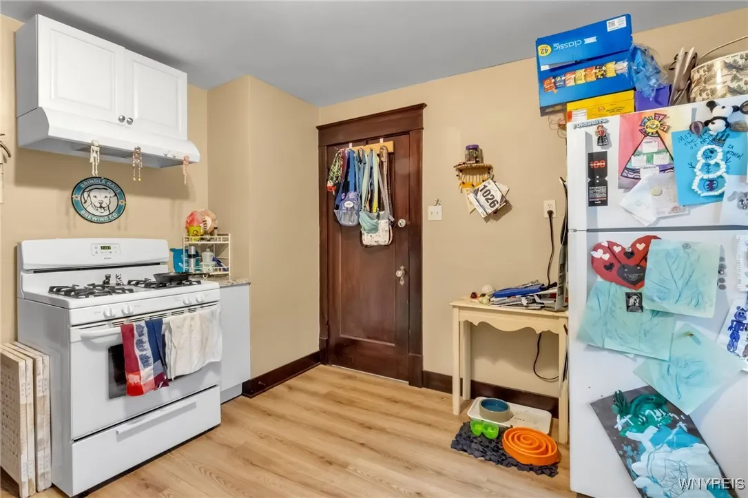 30 Chamberlin Drive, West Seneca, New York 14210, West Seneca, New York 14210, 5 Bedrooms Bedrooms, ,2 BathroomsBathrooms,Residential,For Sale,30 Chamberlin Drive, West Seneca, New York 14210,0,B1649650