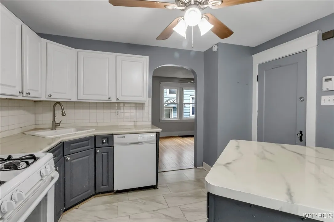 30 Chamberlin Drive, West Seneca, New York 14210, West Seneca, New York 14210, 5 Bedrooms Bedrooms, ,2 BathroomsBathrooms,Residential,For Sale,30 Chamberlin Drive, West Seneca, New York 14210,0,B1649650