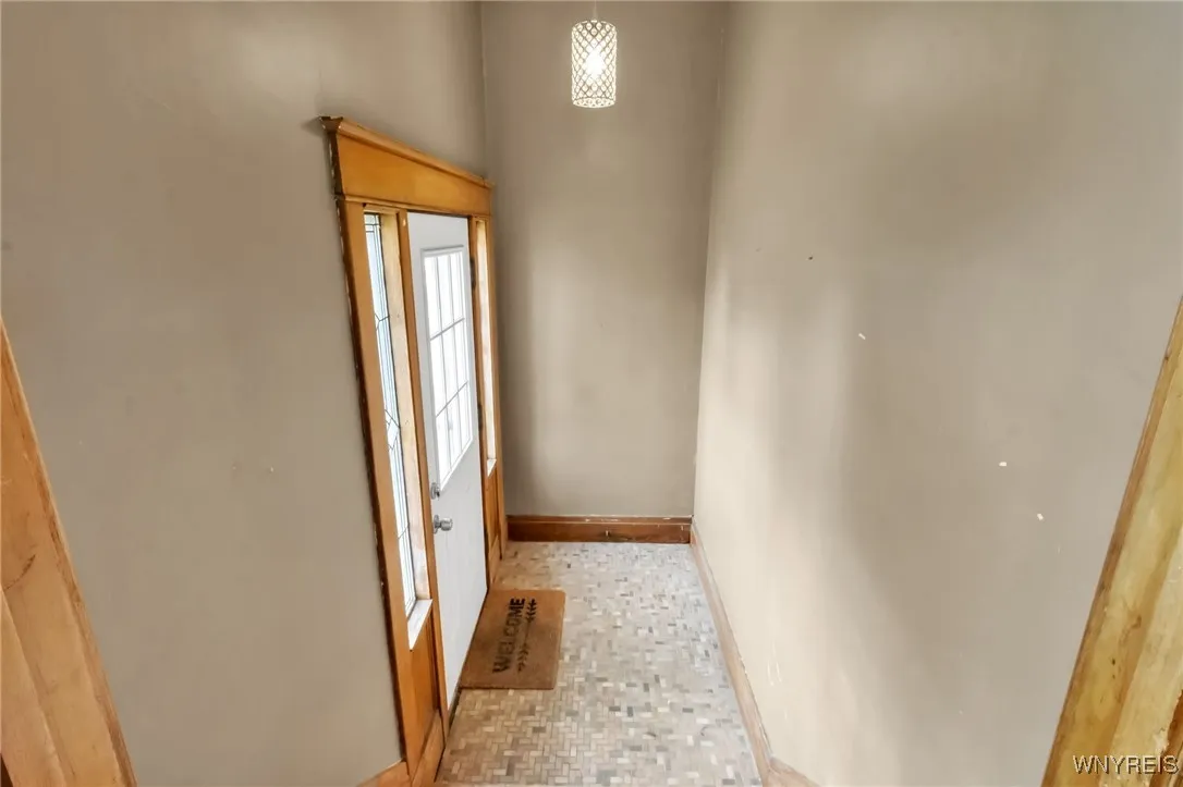 30 Chamberlin Drive, West Seneca, New York 14210, West Seneca, New York 14210, 5 Bedrooms Bedrooms, ,2 BathroomsBathrooms,Residential,For Sale,30 Chamberlin Drive, West Seneca, New York 14210,0,B1649650