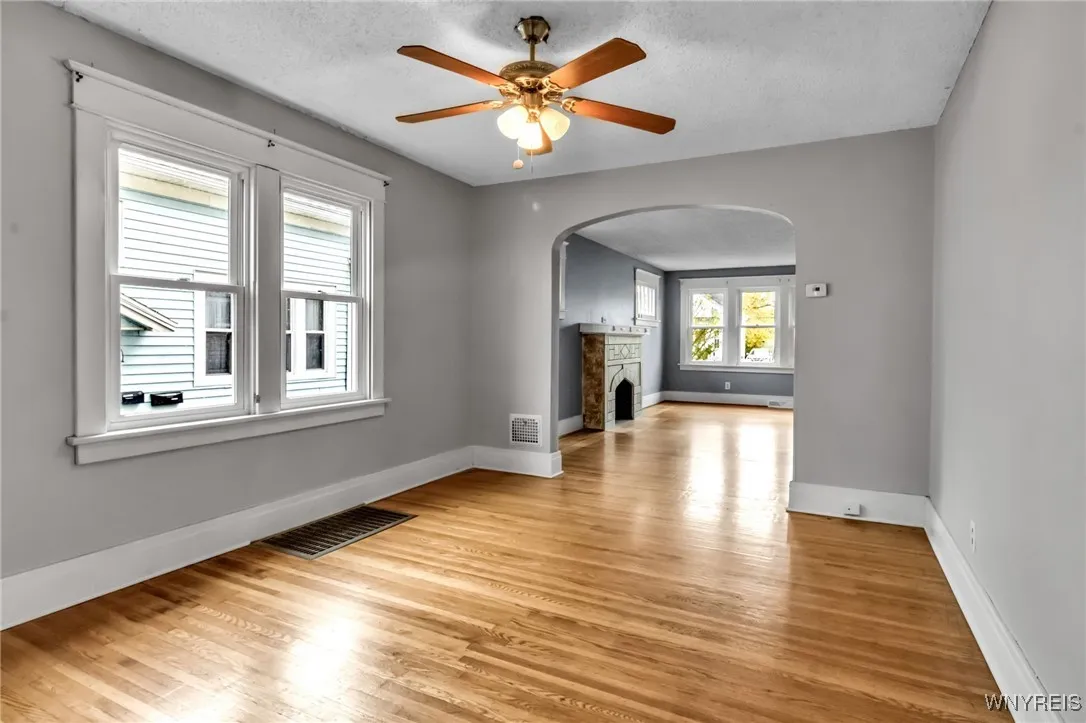 30 Chamberlin Drive, West Seneca, New York 14210, West Seneca, New York 14210, 5 Bedrooms Bedrooms, ,2 BathroomsBathrooms,Residential,For Sale,30 Chamberlin Drive, West Seneca, New York 14210,0,B1649650