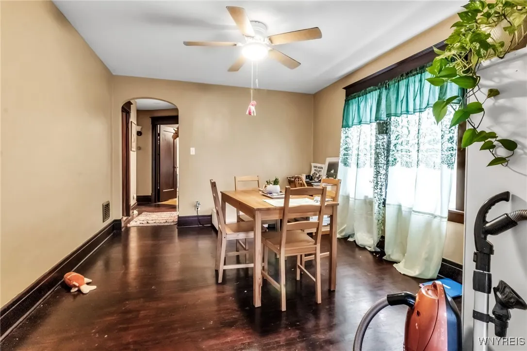 30 Chamberlin Drive, West Seneca, New York 14210, West Seneca, New York 14210, 5 Bedrooms Bedrooms, ,2 BathroomsBathrooms,Residential,For Sale,30 Chamberlin Drive, West Seneca, New York 14210,0,B1649650