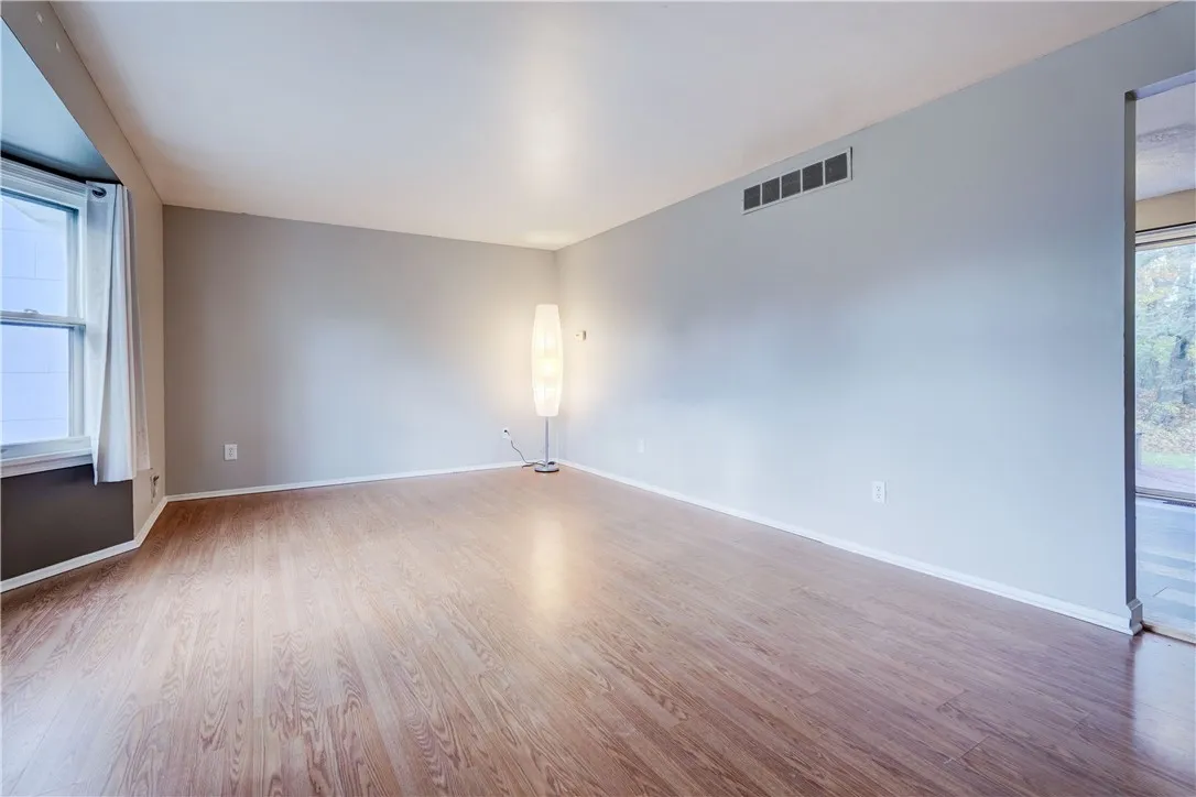 34 Belinda Crescent, Perinton, New York 14450, Perinton, New York 14450, 3 Bedrooms Bedrooms, 6 Rooms Rooms,2 BathroomsBathrooms,Residential,For Sale,34 Belinda Crescent, Perinton, New York 14450,0,R1649346