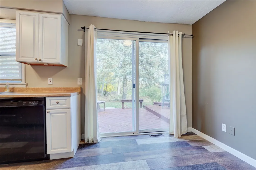 34 Belinda Crescent, Perinton, New York 14450, Perinton, New York 14450, 3 Bedrooms Bedrooms, 6 Rooms Rooms,2 BathroomsBathrooms,Residential,For Sale,34 Belinda Crescent, Perinton, New York 14450,0,R1649347