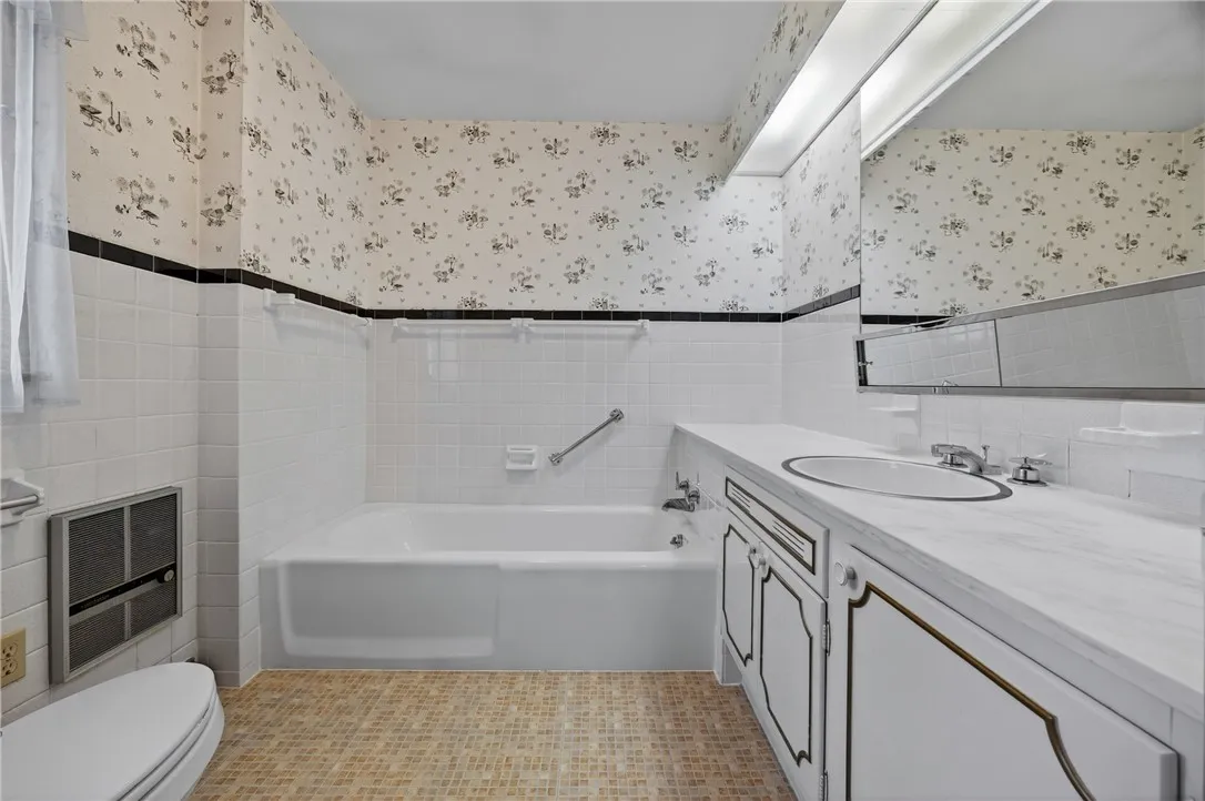 9 Rosewood Drive, Milo, New York 14527, Milo, New York 14527, 3 Bedrooms Bedrooms, 15 Rooms Rooms,3 BathroomsBathrooms,Residential,For Sale,9 Rosewood Drive, Milo, New York 14527,0,R1649663