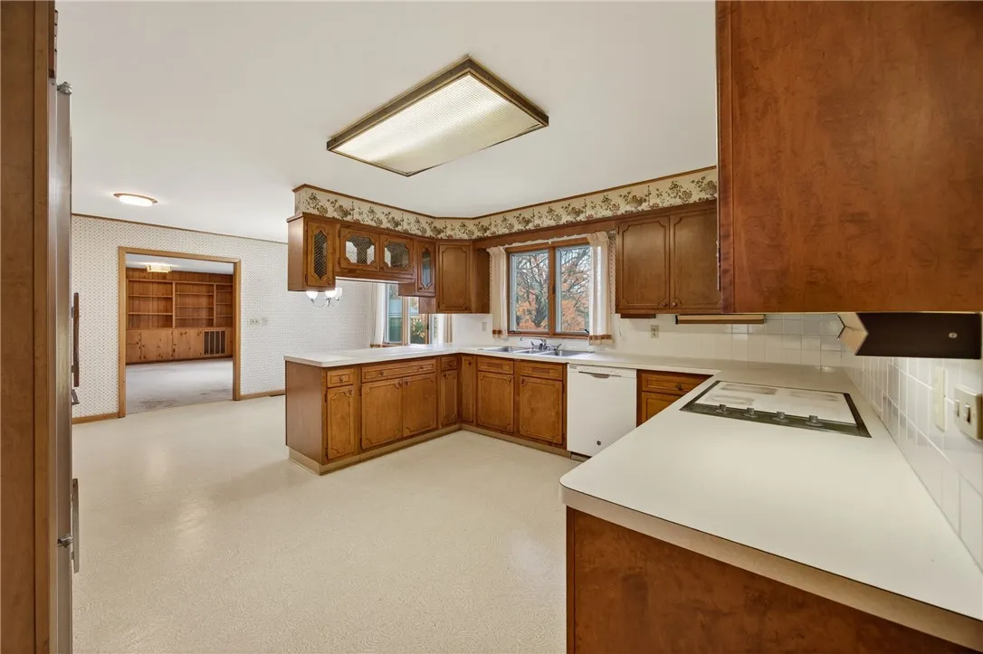 9 Rosewood Drive, Milo, New York 14527, Milo, New York 14527, 3 Bedrooms Bedrooms, 15 Rooms Rooms,3 BathroomsBathrooms,Residential,For Sale,9 Rosewood Drive, Milo, New York 14527,0,R1649663