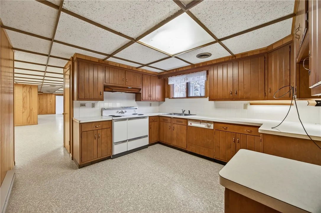 9 Rosewood Drive, Milo, New York 14527, Milo, New York 14527, 3 Bedrooms Bedrooms, 15 Rooms Rooms,3 BathroomsBathrooms,Residential,For Sale,9 Rosewood Drive, Milo, New York 14527,0,R1649663