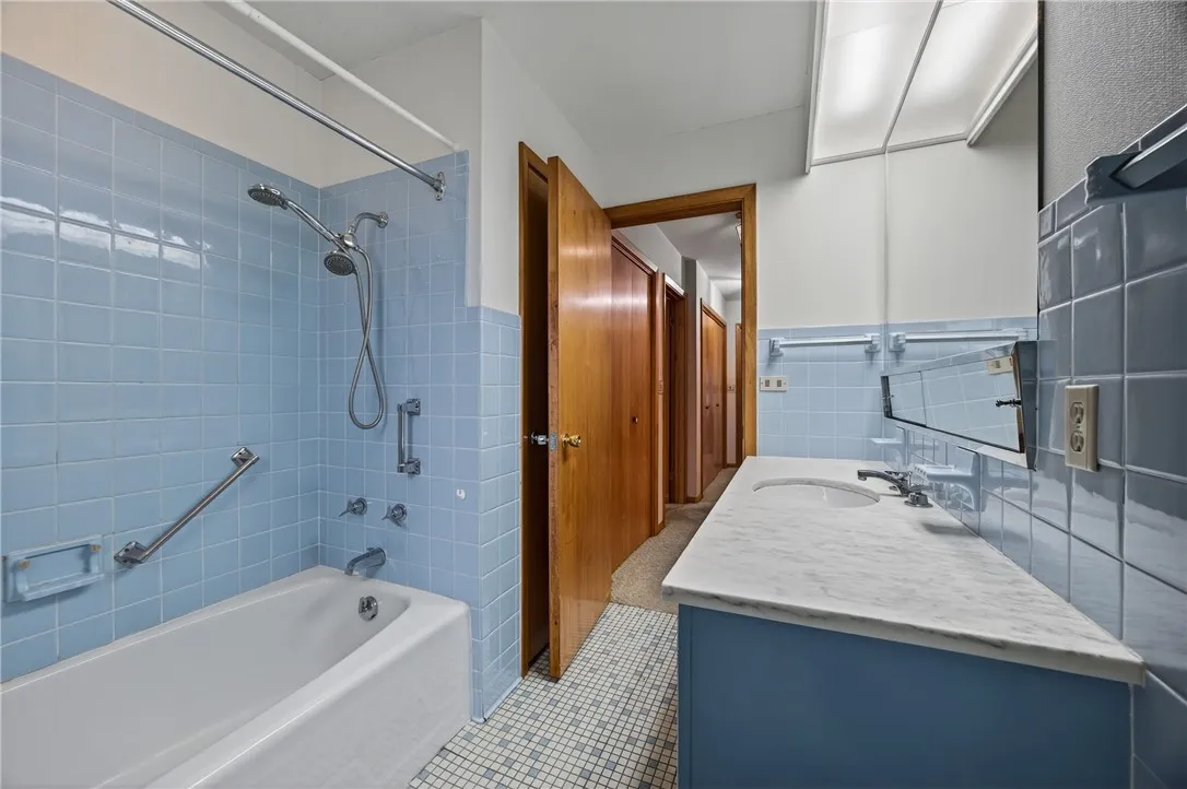 9 Rosewood Drive, Milo, New York 14527, Milo, New York 14527, 3 Bedrooms Bedrooms, 15 Rooms Rooms,3 BathroomsBathrooms,Residential,For Sale,9 Rosewood Drive, Milo, New York 14527,0,R1649663