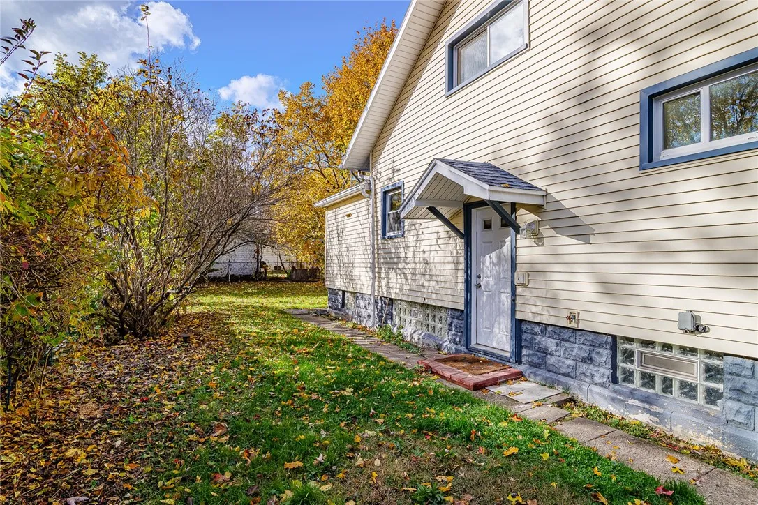 109 Crossfield Road, Rochester, New York 14609, Rochester, New York 14609, 3 Bedrooms Bedrooms, 7 Rooms Rooms,1 BathroomBathrooms,Residential,For Sale,109 Crossfield Road, Rochester, New York 14609,0,R1649649