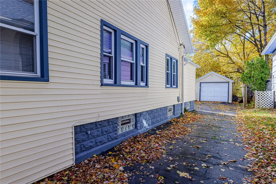 109 Crossfield Road, Rochester, New York 14609, Rochester, New York 14609, 3 Bedrooms Bedrooms, 7 Rooms Rooms,1 BathroomBathrooms,Residential,For Sale,109 Crossfield Road, Rochester, New York 14609,0,R1649649