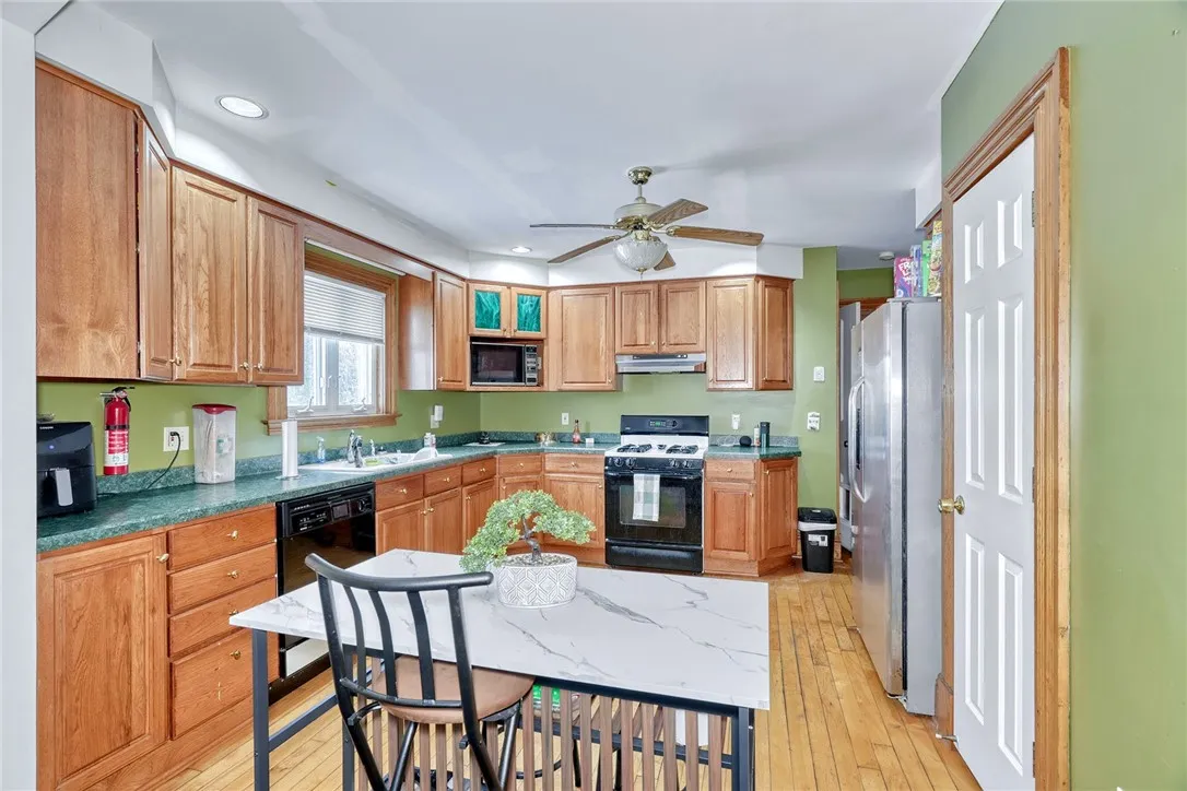 66 East Main Street, Webster, New York 14580, Webster, New York 14580, 5 Bedrooms Bedrooms, 15 Rooms Rooms,3 BathroomsBathrooms,Residential,For Sale,66 East Main Street, Webster, New York 14580,0,R1649596