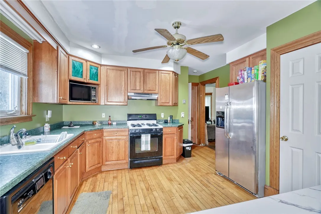 66 East Main Street, Webster, New York 14580, Webster, New York 14580, 5 Bedrooms Bedrooms, 15 Rooms Rooms,3 BathroomsBathrooms,Residential,For Sale,66 East Main Street, Webster, New York 14580,0,R1649596