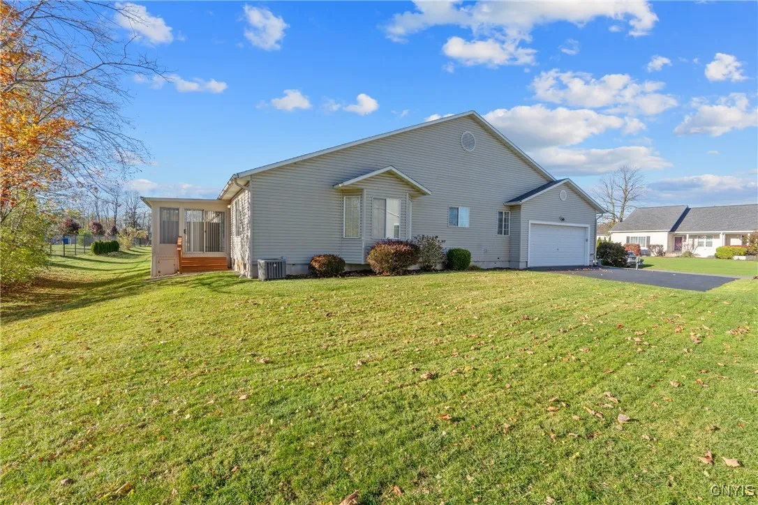 3678 Black Brant Drive, Clay, New York 13090, Clay, New York 13090, 2 Bedrooms Bedrooms, 7 Rooms Rooms,2 BathroomsBathrooms,Residential,For Sale,3678 Black Brant Drive, Clay, New York 13090,0,S1649109