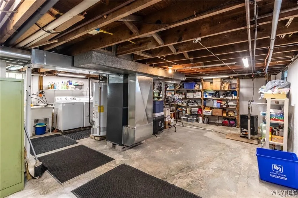 8106 East Britton Drive, Niagara, New York 14304, Niagara, New York 14304, 3 Bedrooms Bedrooms, 8 Rooms Rooms,1 BathroomBathrooms,Residential,For Sale,8106 East Britton Drive, Niagara, New York 14304,0,B1649655