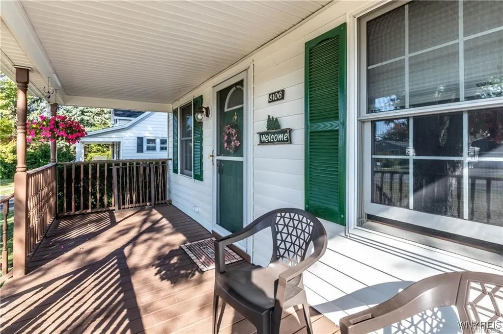 8106 East Britton Drive, Niagara, New York 14304, Niagara, New York 14304, 3 Bedrooms Bedrooms, 8 Rooms Rooms,1 BathroomBathrooms,Residential,For Sale,8106 East Britton Drive, Niagara, New York 14304,0,B1649655