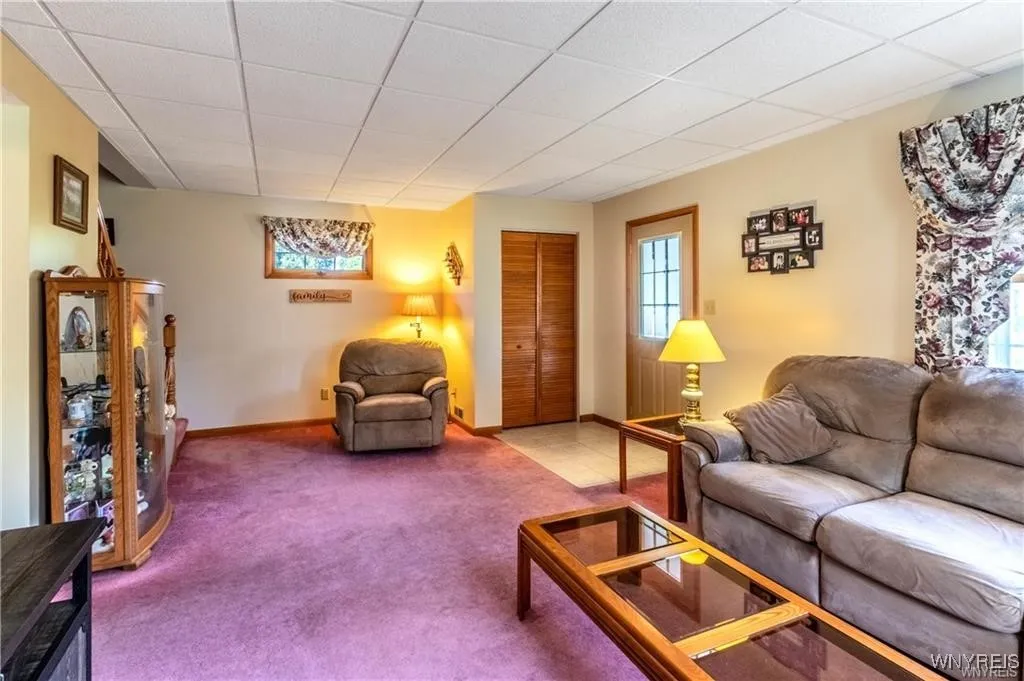 8106 East Britton Drive, Niagara, New York 14304, Niagara, New York 14304, 3 Bedrooms Bedrooms, 8 Rooms Rooms,1 BathroomBathrooms,Residential,For Sale,8106 East Britton Drive, Niagara, New York 14304,0,B1649655