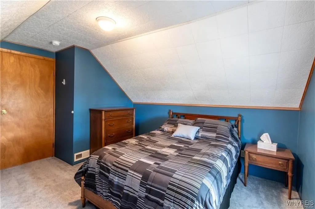 8106 East Britton Drive, Niagara, New York 14304, Niagara, New York 14304, 3 Bedrooms Bedrooms, 8 Rooms Rooms,1 BathroomBathrooms,Residential,For Sale,8106 East Britton Drive, Niagara, New York 14304,0,B1649655