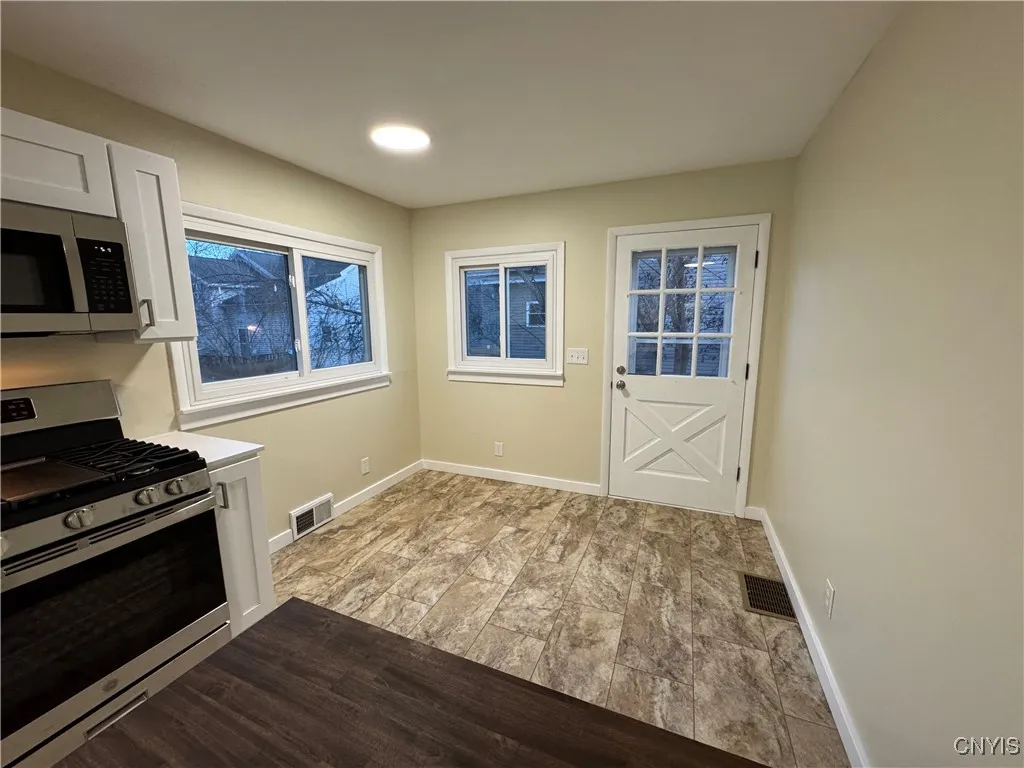 302 North Main Street, Lenox, New York 13032, Lenox, New York 13032, 3 Bedrooms Bedrooms, 7 Rooms Rooms,1 BathroomBathrooms,Residential,For Sale,302 North Main Street, Lenox, New York 13032,0,S1649303