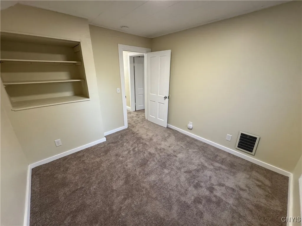 302 North Main Street, Lenox, New York 13032, Lenox, New York 13032, 3 Bedrooms Bedrooms, 7 Rooms Rooms,1 BathroomBathrooms,Residential,For Sale,302 North Main Street, Lenox, New York 13032,0,S1649303