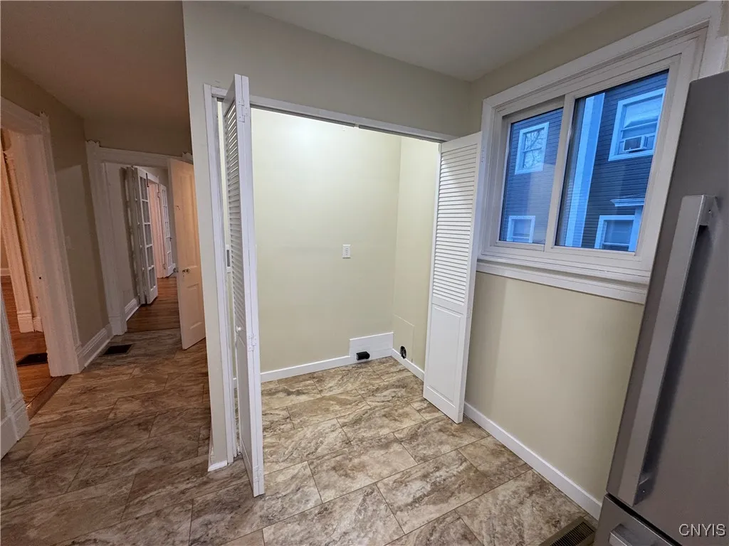 302 North Main Street, Lenox, New York 13032, Lenox, New York 13032, 3 Bedrooms Bedrooms, 7 Rooms Rooms,1 BathroomBathrooms,Residential,For Sale,302 North Main Street, Lenox, New York 13032,0,S1649303