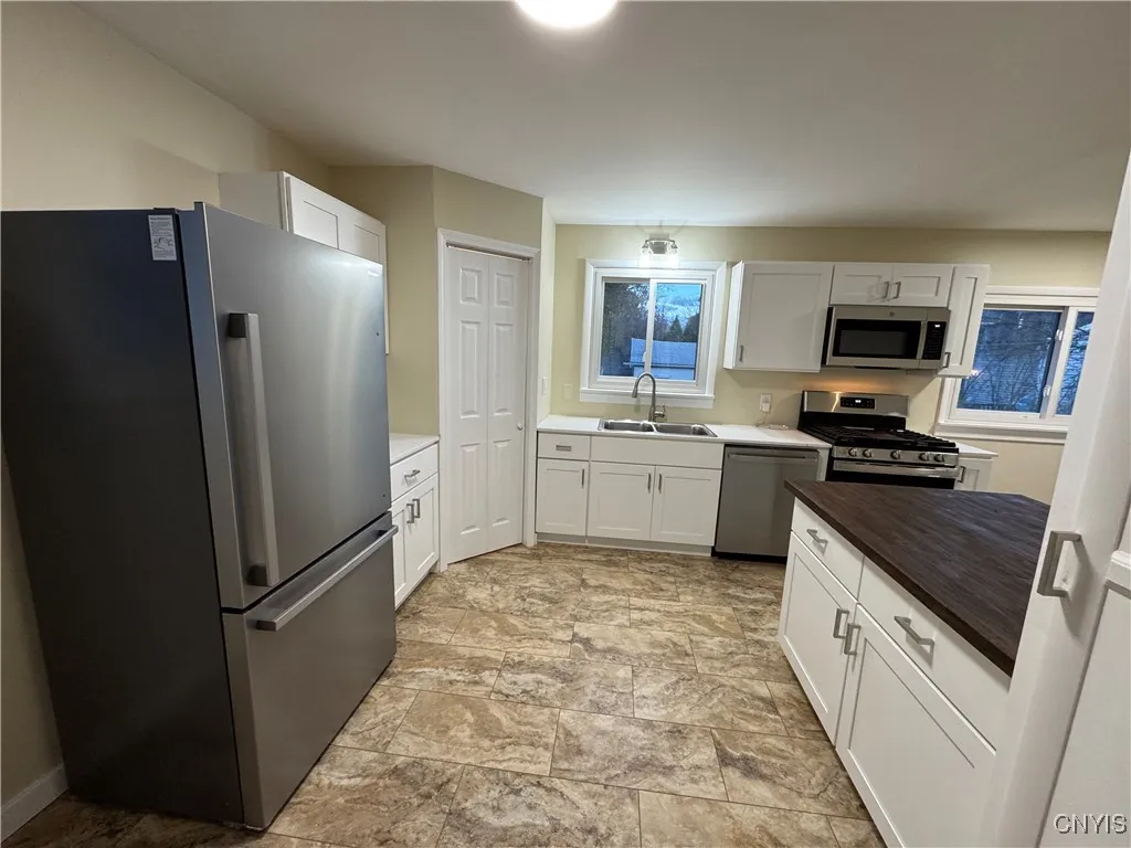 302 North Main Street, Lenox, New York 13032, Lenox, New York 13032, 3 Bedrooms Bedrooms, 7 Rooms Rooms,1 BathroomBathrooms,Residential,For Sale,302 North Main Street, Lenox, New York 13032,0,S1649303