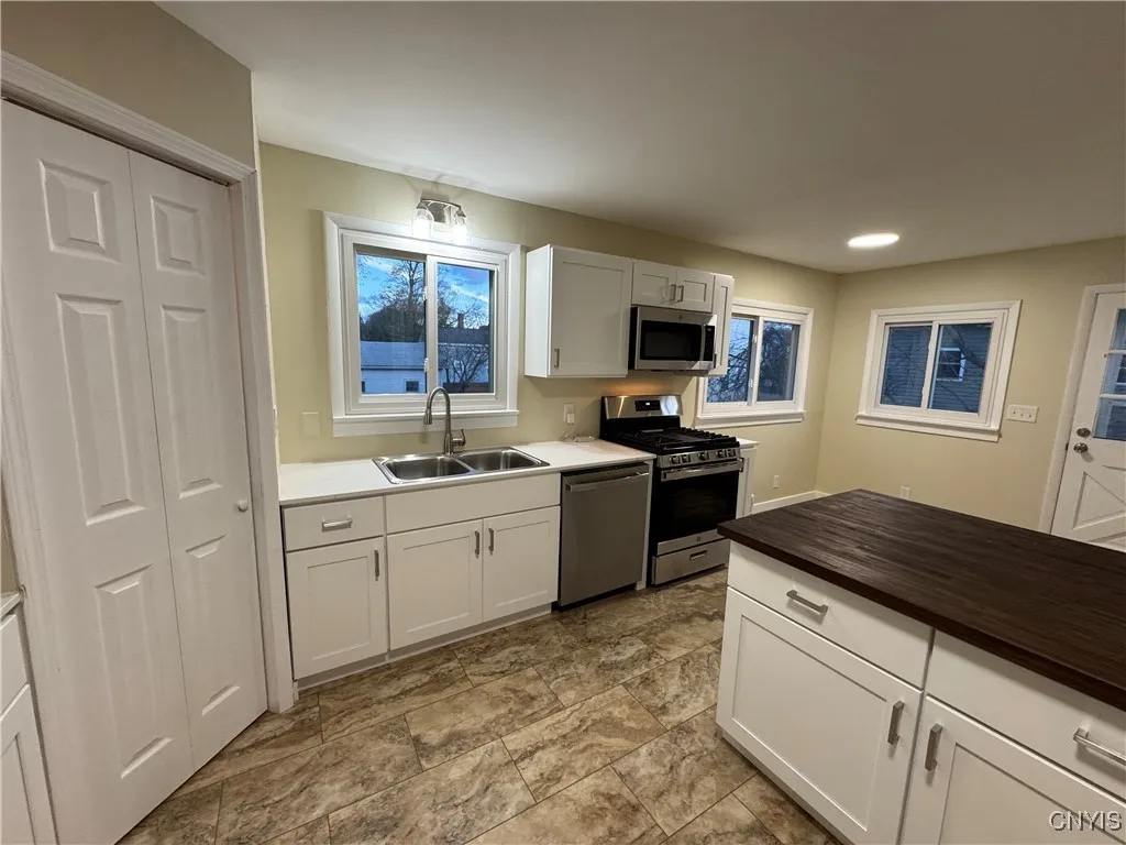 302 North Main Street, Lenox, New York 13032, Lenox, New York 13032, 3 Bedrooms Bedrooms, 7 Rooms Rooms,1 BathroomBathrooms,Residential,For Sale,302 North Main Street, Lenox, New York 13032,0,S1649303