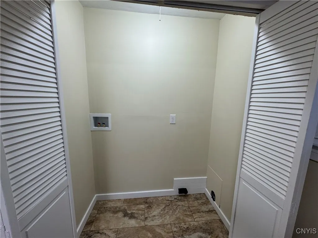 302 North Main Street, Lenox, New York 13032, Lenox, New York 13032, 3 Bedrooms Bedrooms, 7 Rooms Rooms,1 BathroomBathrooms,Residential,For Sale,302 North Main Street, Lenox, New York 13032,0,S1649303